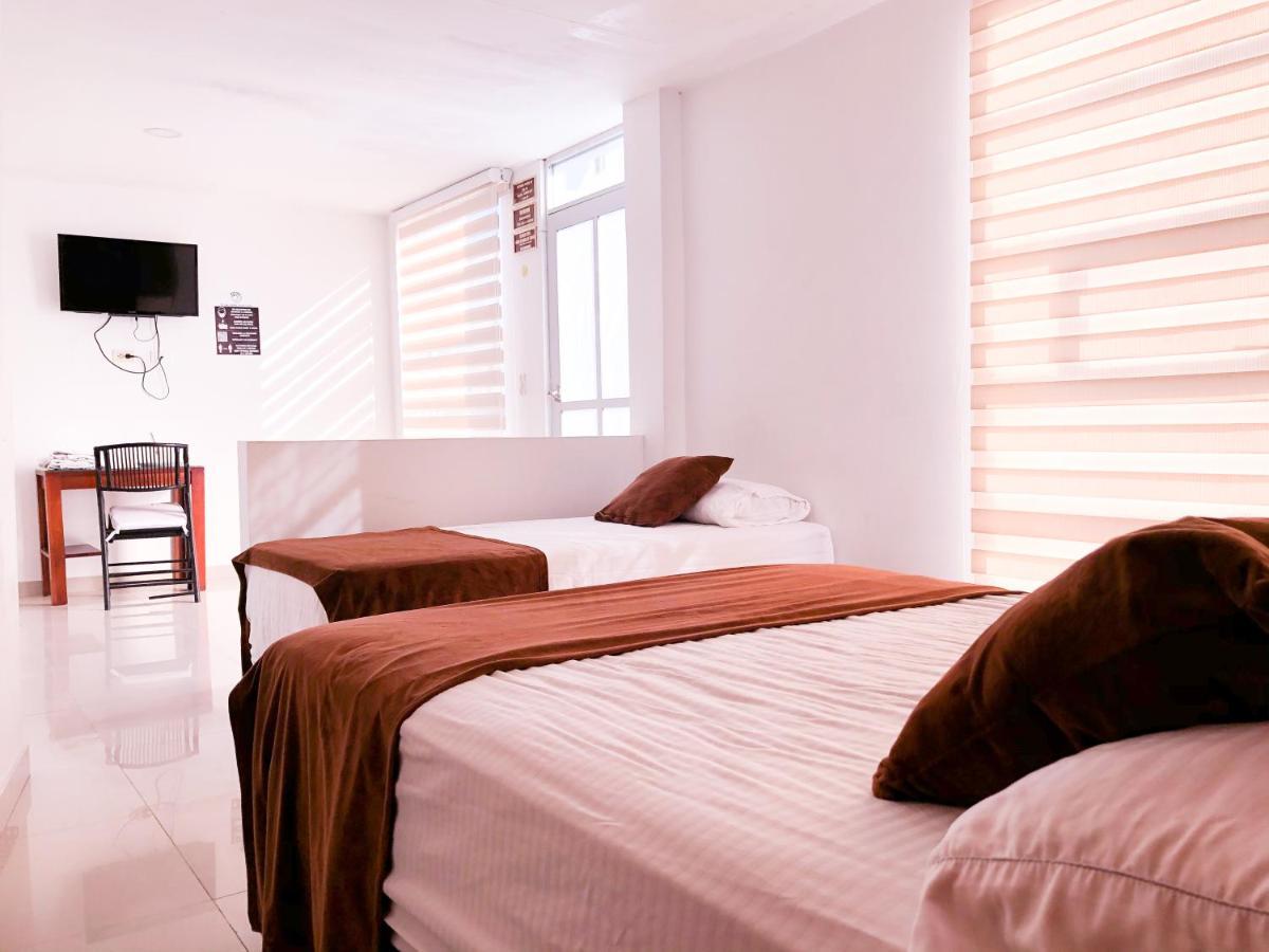 Zuruma Hotel Leticia Esterno foto
