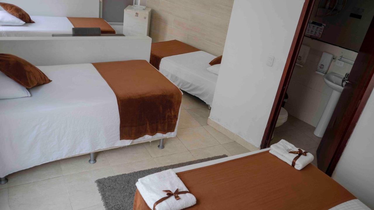 Zuruma Hotel Leticia Esterno foto