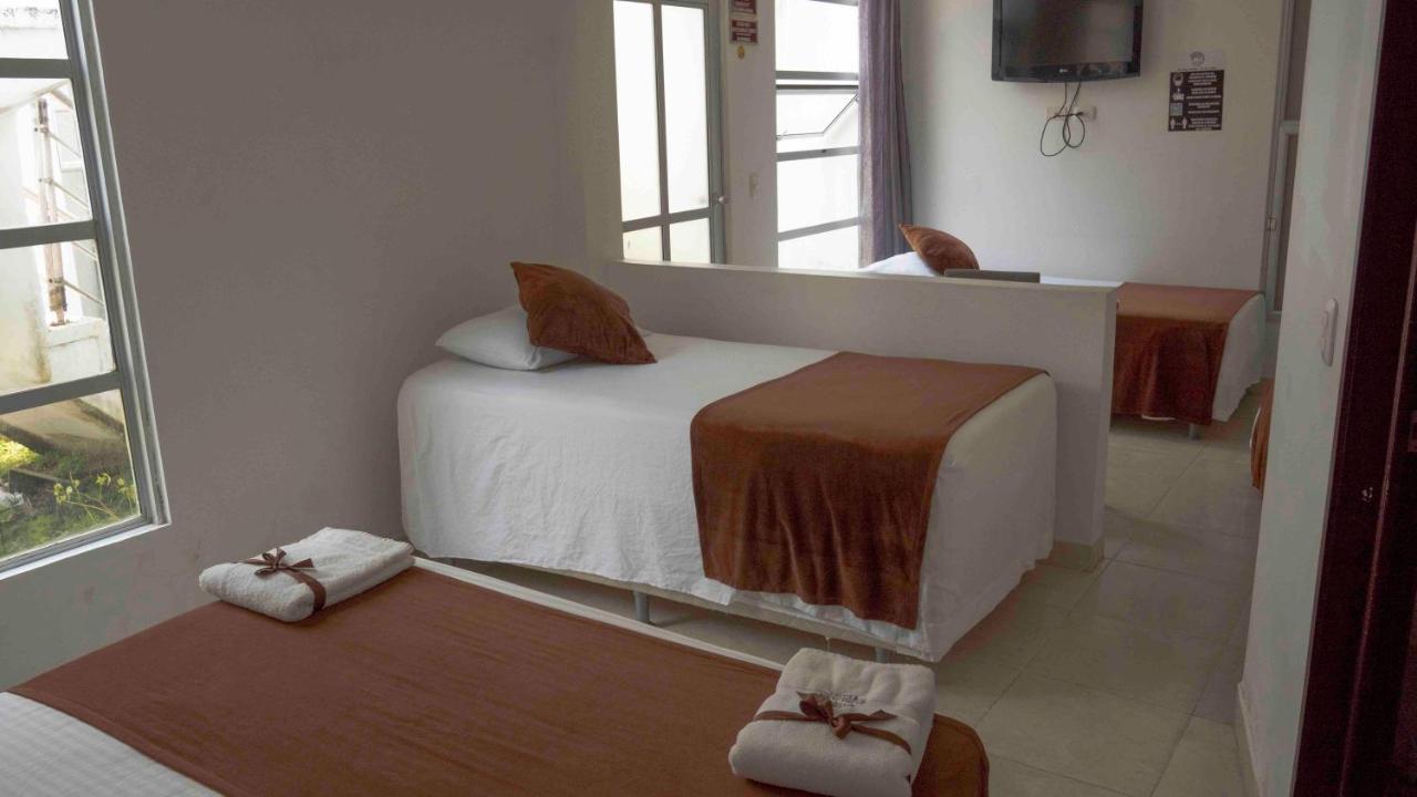 Zuruma Hotel Leticia Esterno foto
