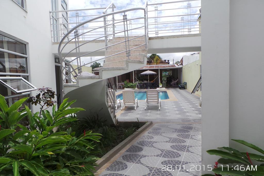 Zuruma Hotel Leticia Esterno foto